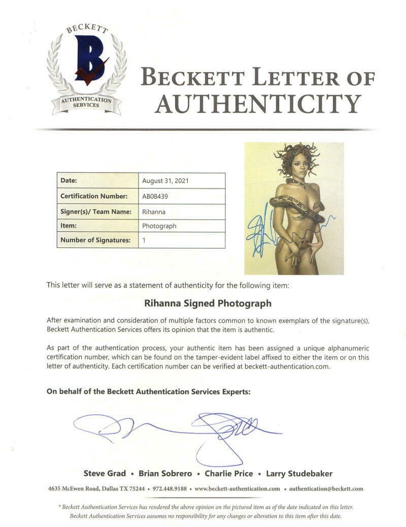 Rihanna Autographed 11x14 Photo | Beckett COA