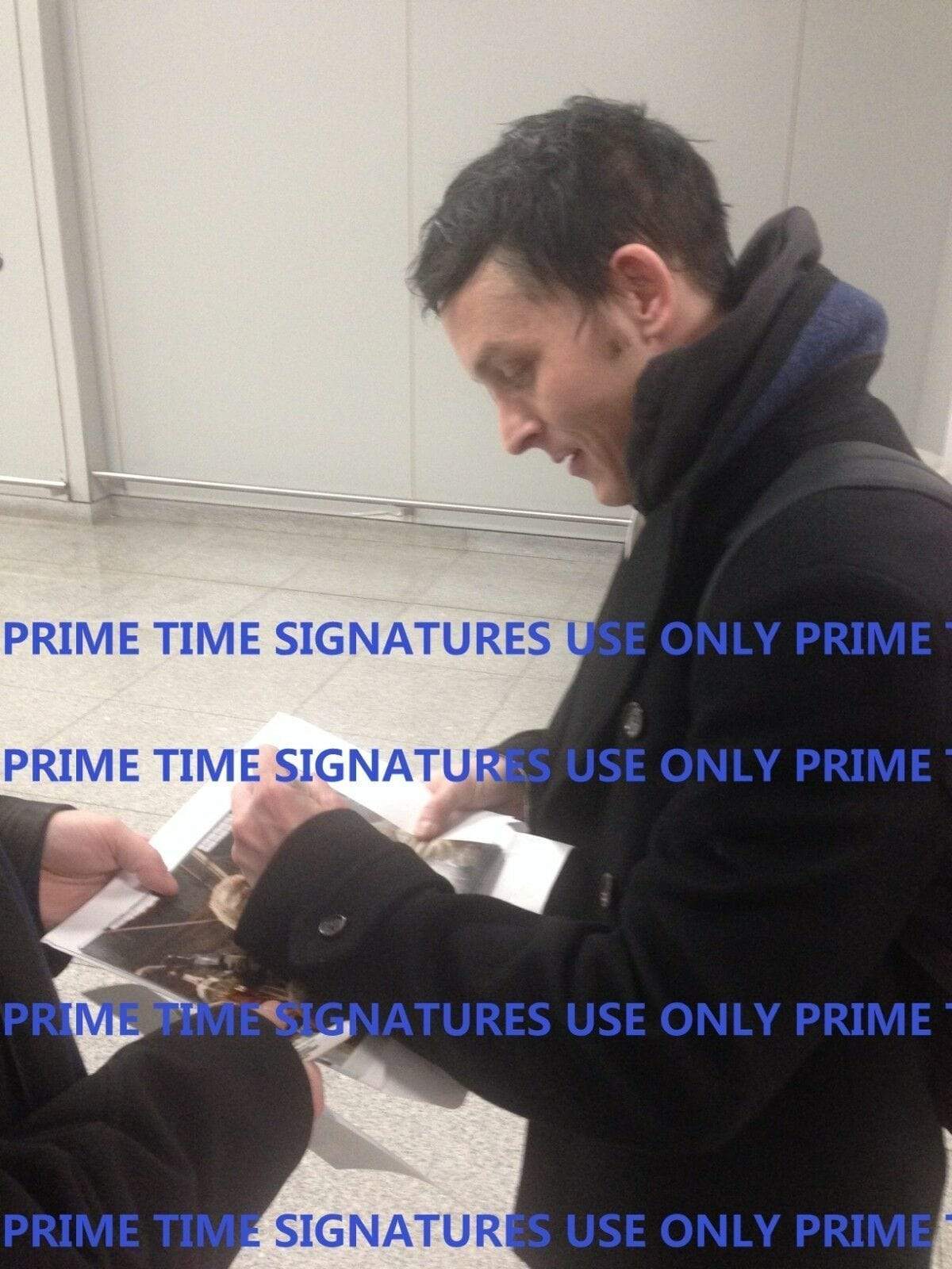 Robin Lord Taylor Authentic Autographed 8x10 Photo - Prime Time Signatures - TV & Film