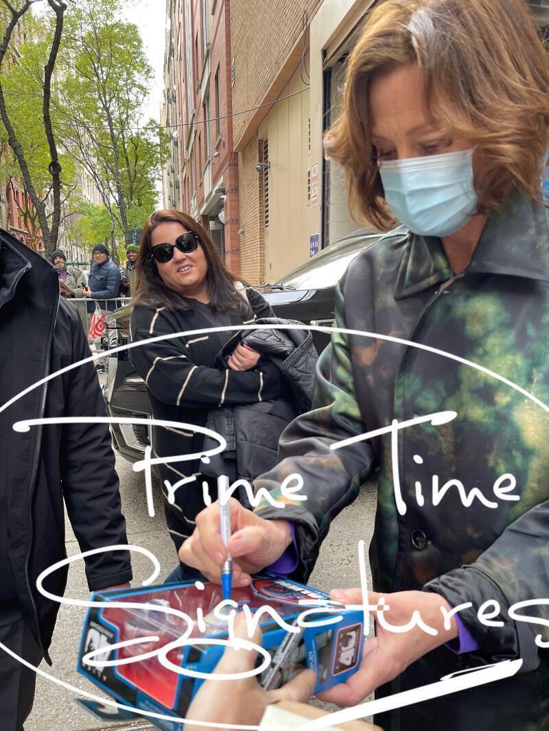 Sigourney Weaver Signed 11x14 Photo from Alien Beckett COA - Item #1 - Detail View