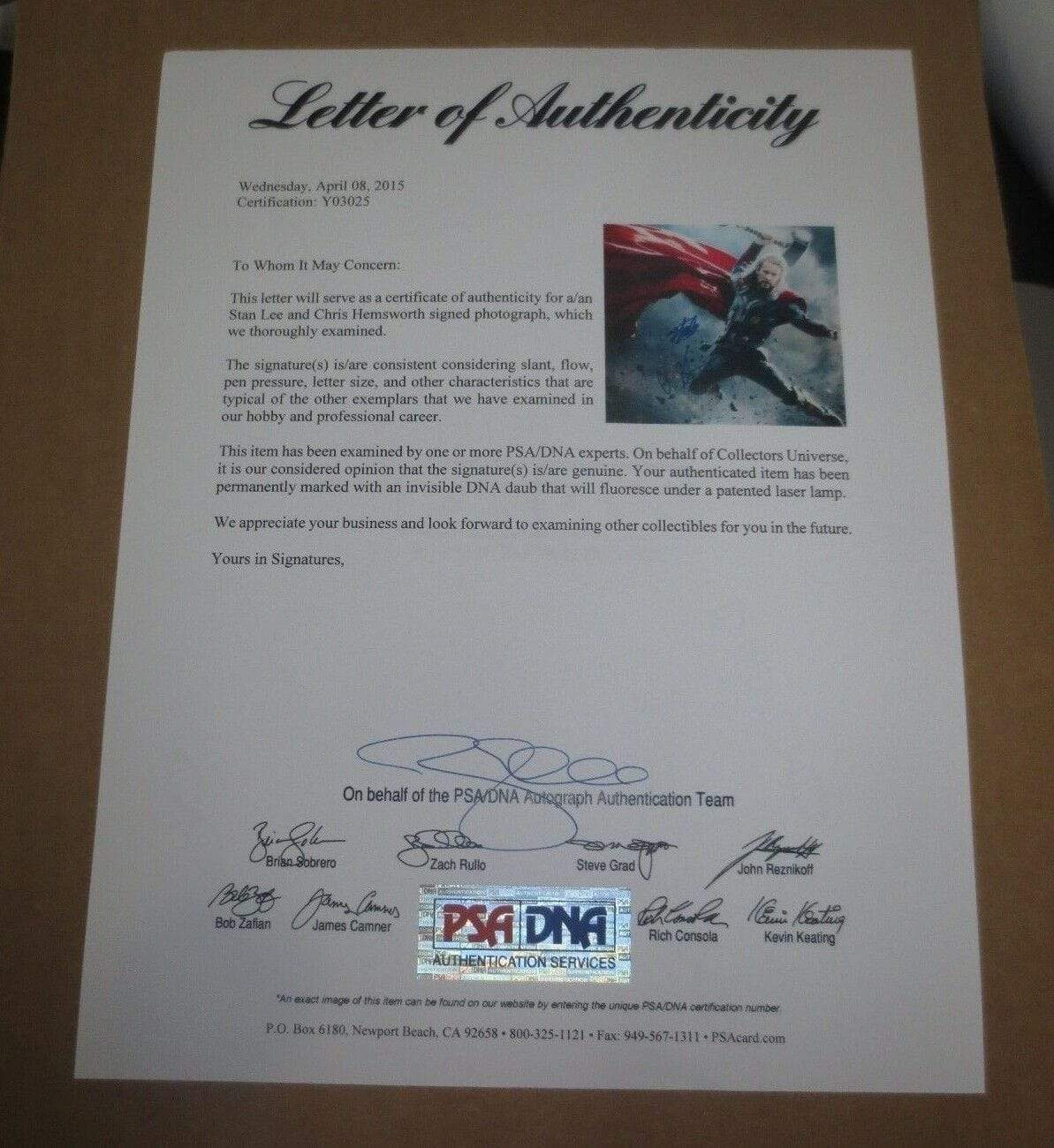 Stan Lee, Chris Hemsworth Authentic Autographed 16x20 Photo - Prime Time Signatures - TV & Film