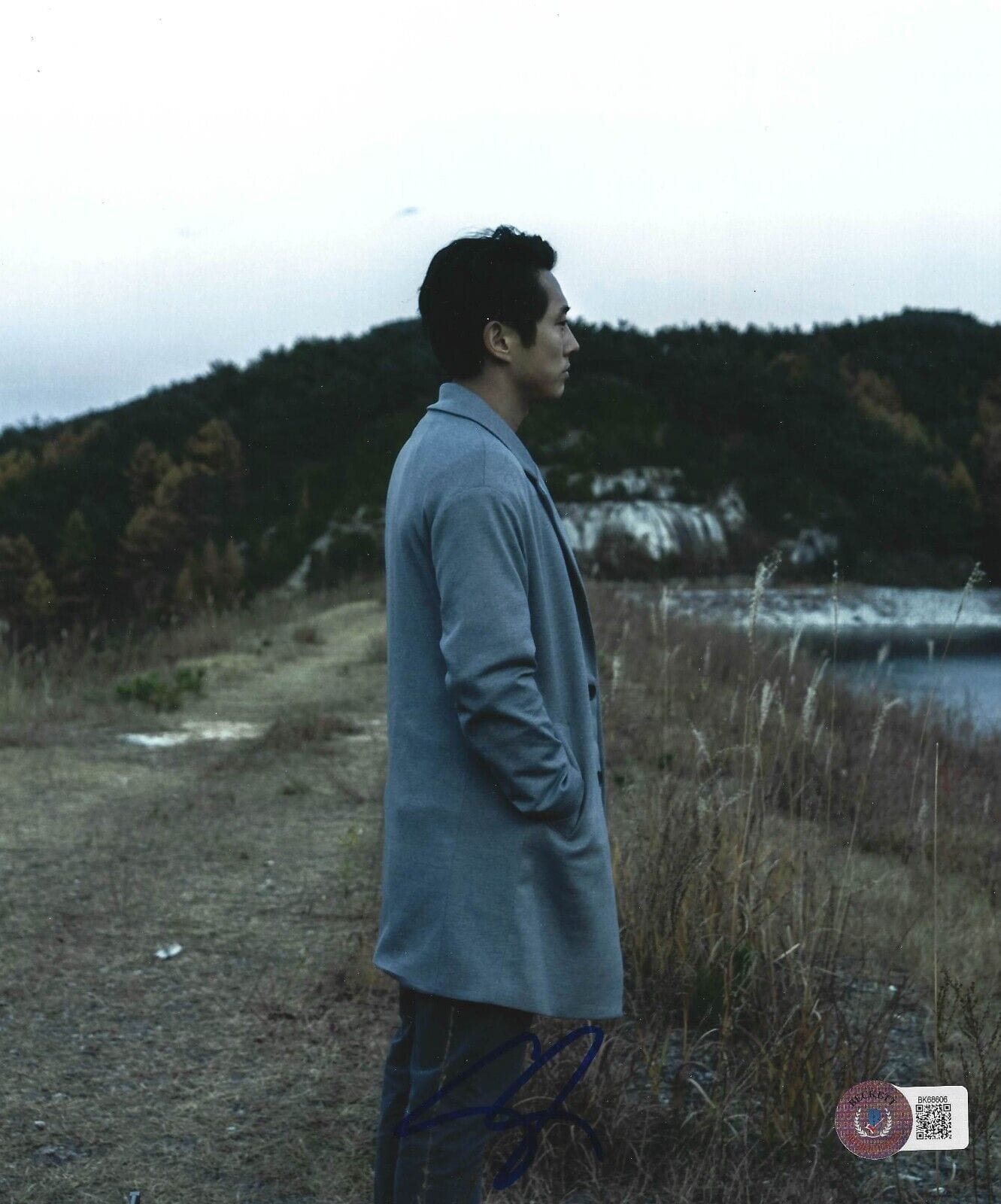 Steven Yeun Signed 8x10 Photo from Minari Beckett COA - Item #2