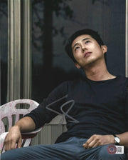 Steven Yeun Signed 8x10 Photo from Minari Beckett COA - Item #1