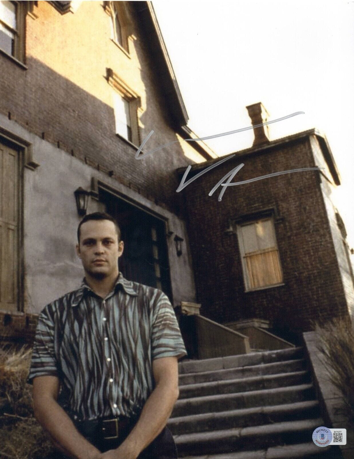 Vince Vaughn Signed 11x14 Photo from Psycho Beckett COA - Item #2