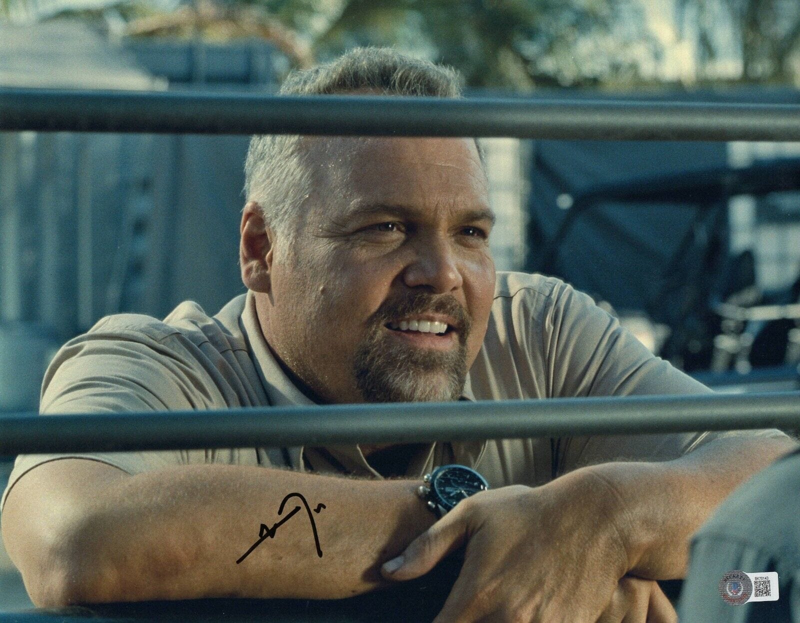Vincent D'Onofrio Signed 11x14 Photo from Jurassic World Beckett COA