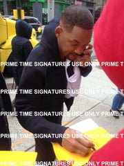 Will Smith Signed Boxing Glove from Ali Certified Authentic - Alternate Angle